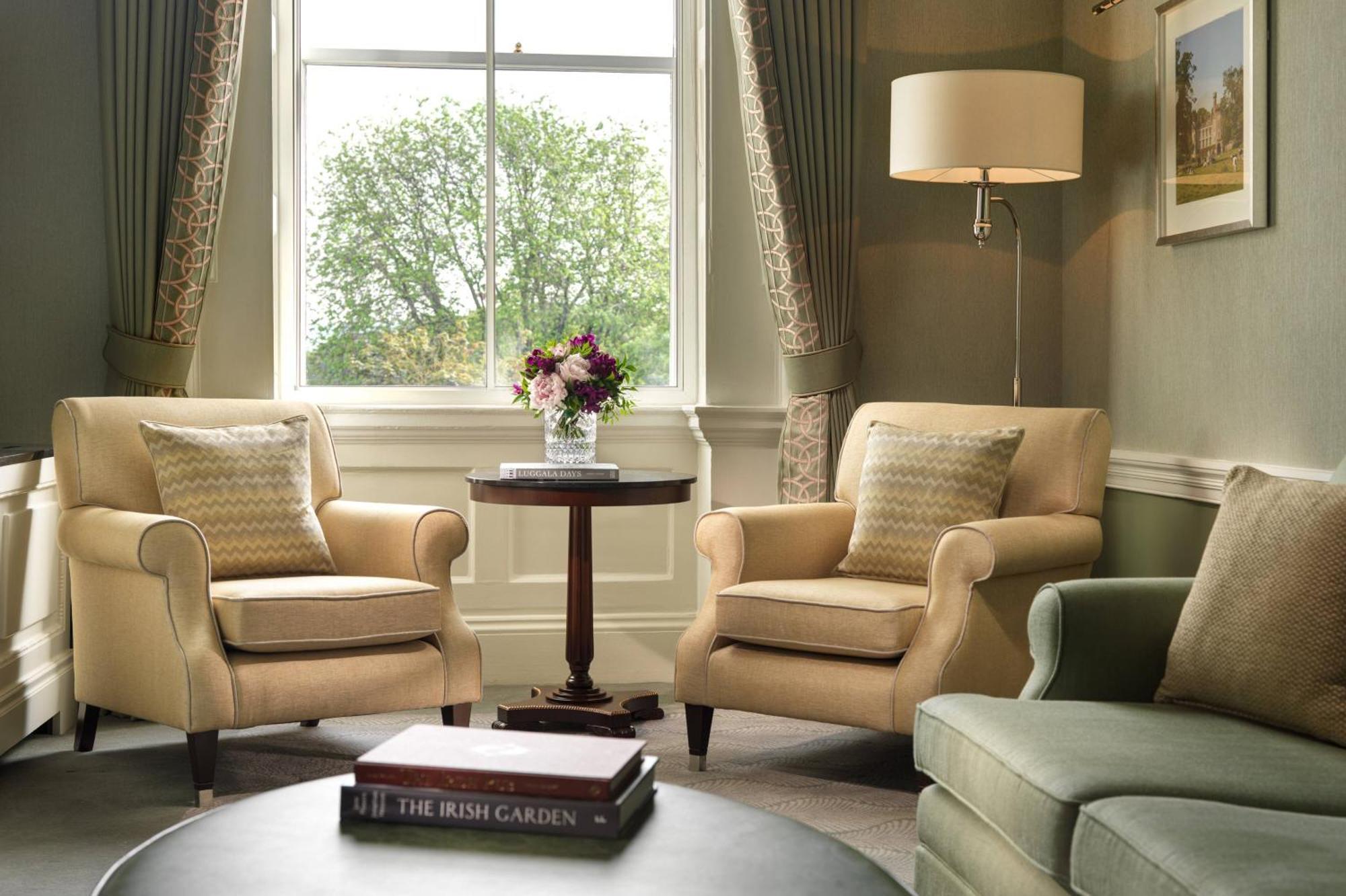 One-Bedroom King Suite Courtyard View Heritage Wing